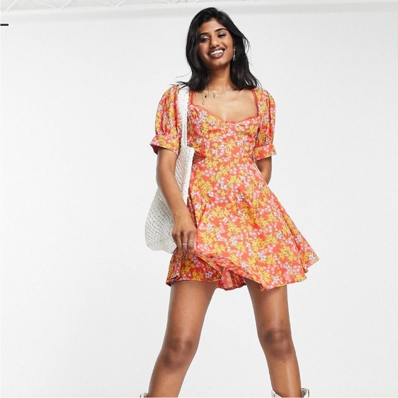 NWOT ASOS Design Cupped Red Floral Open Back Cut Out Tea Mini Dress size 8 - Picture 14 of 14